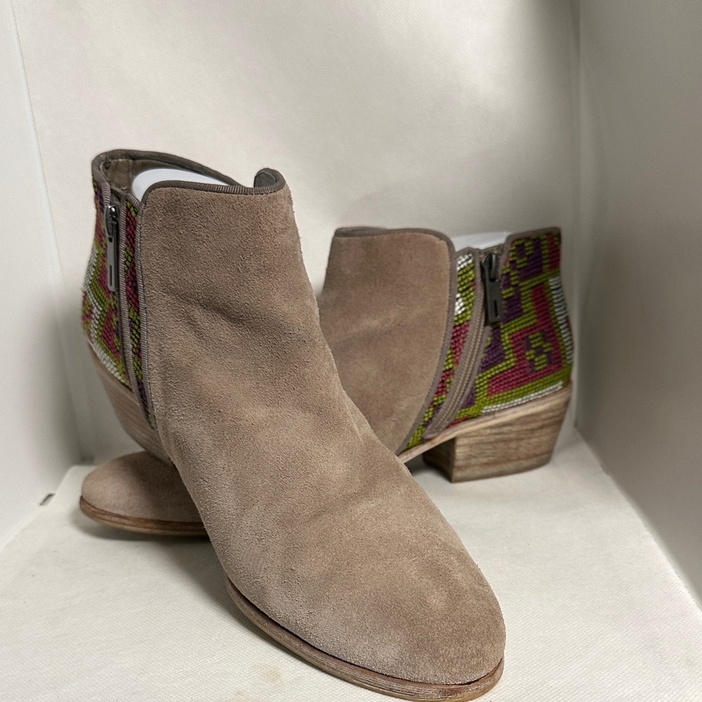 Sam Edelman Taupe Suede Ankle Boots with Embroidered Back Stacked Heel Size 9.5